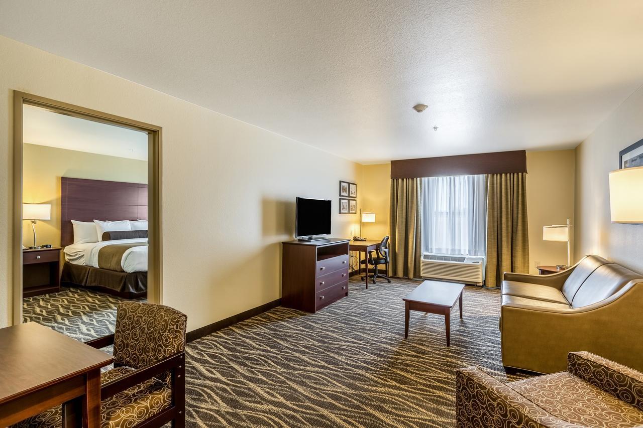 Cobblestone Hotel & Suites Hartford Екстер'єр фото