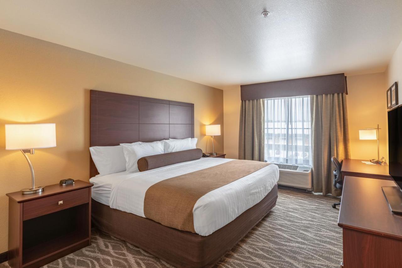 Cobblestone Hotel & Suites Hartford Екстер'єр фото