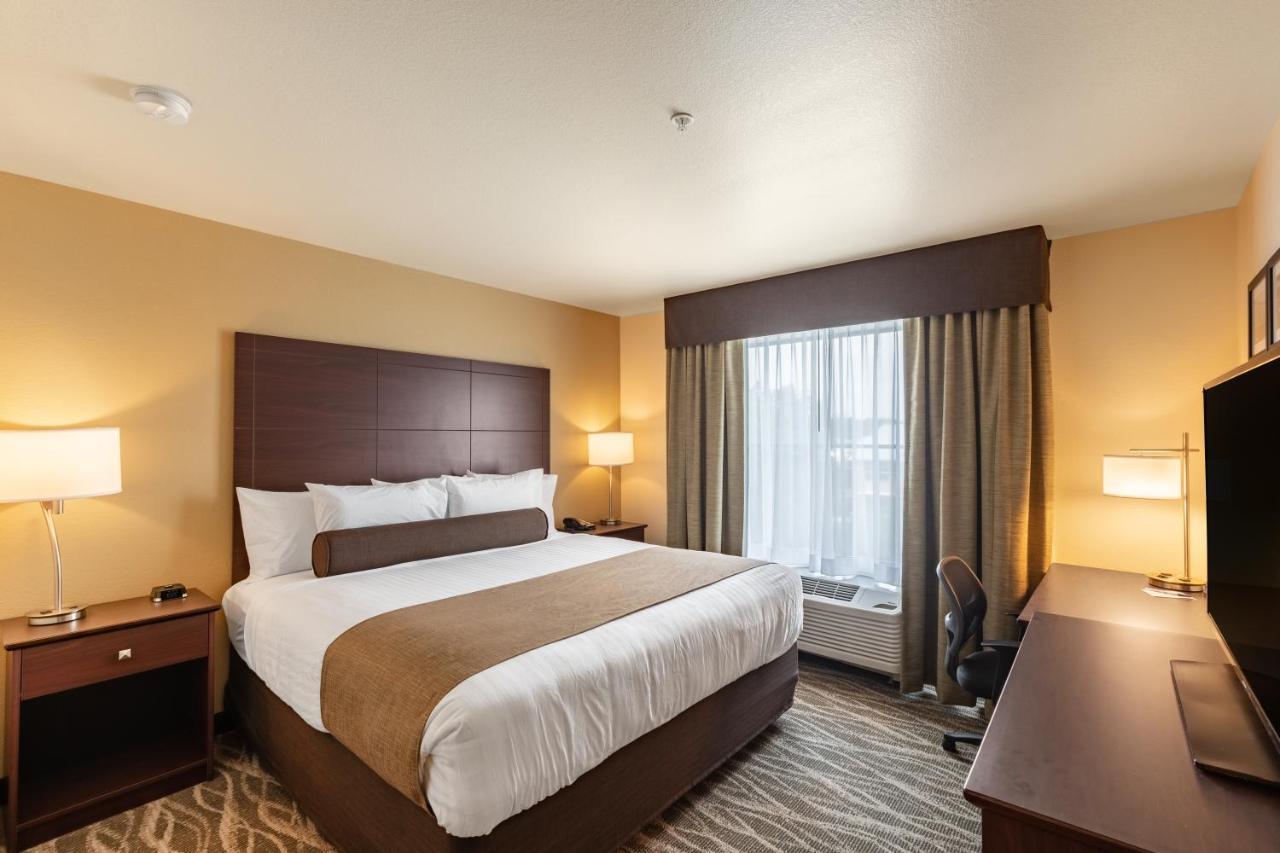 Cobblestone Hotel & Suites Hartford Екстер'єр фото