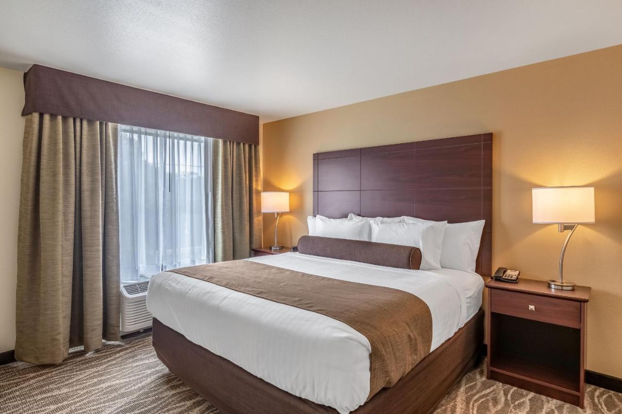 Cobblestone Hotel & Suites Hartford Екстер'єр фото