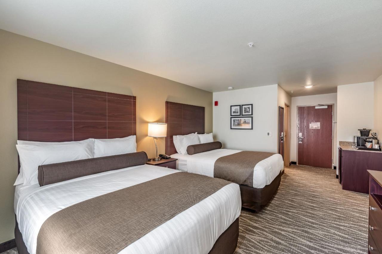 Cobblestone Hotel & Suites Hartford Екстер'єр фото