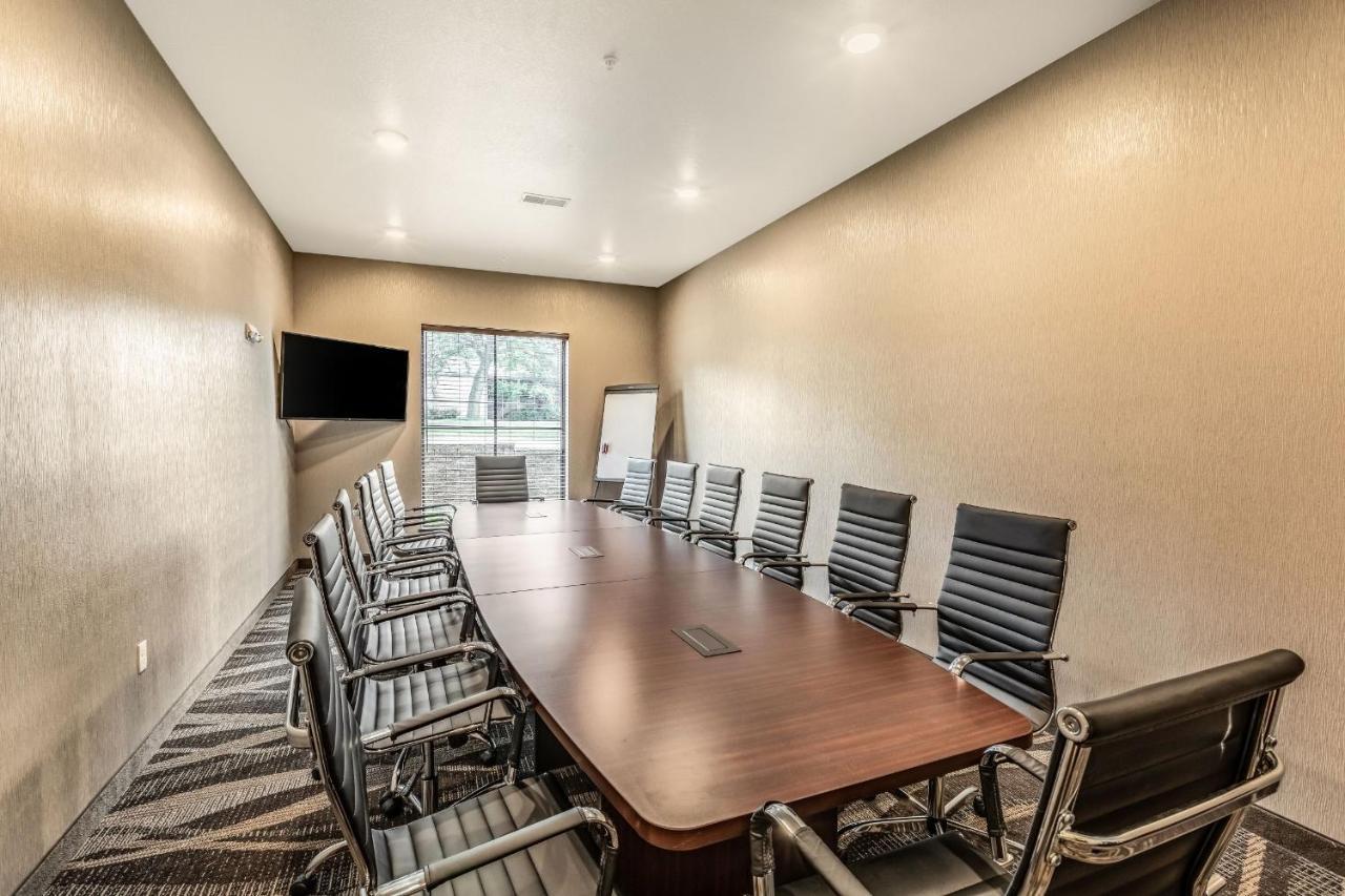 Cobblestone Hotel & Suites Hartford Екстер'єр фото