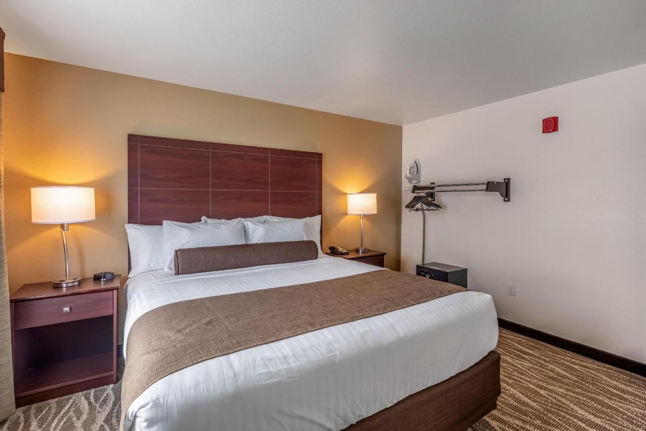 Cobblestone Hotel & Suites Hartford Екстер'єр фото