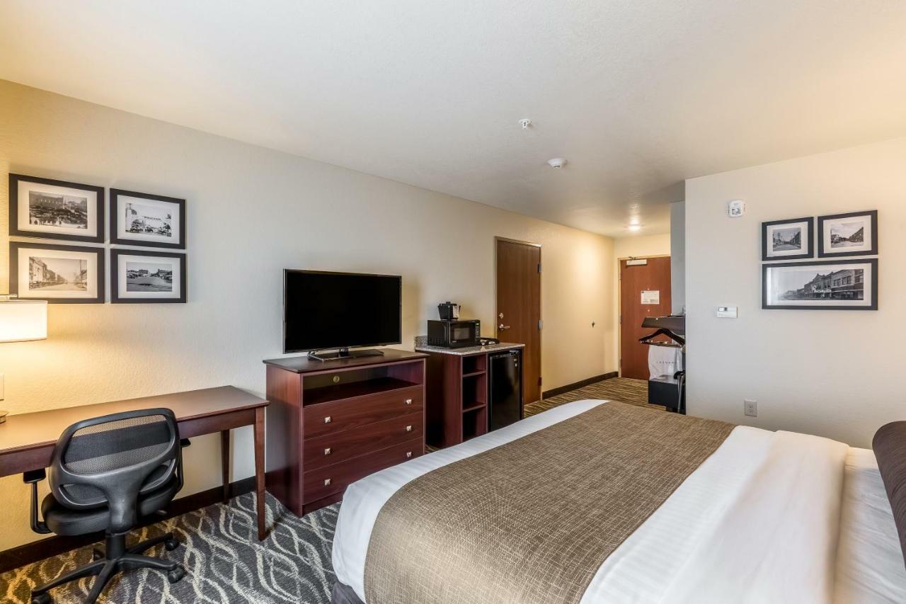 Cobblestone Hotel & Suites Hartford Екстер'єр фото
