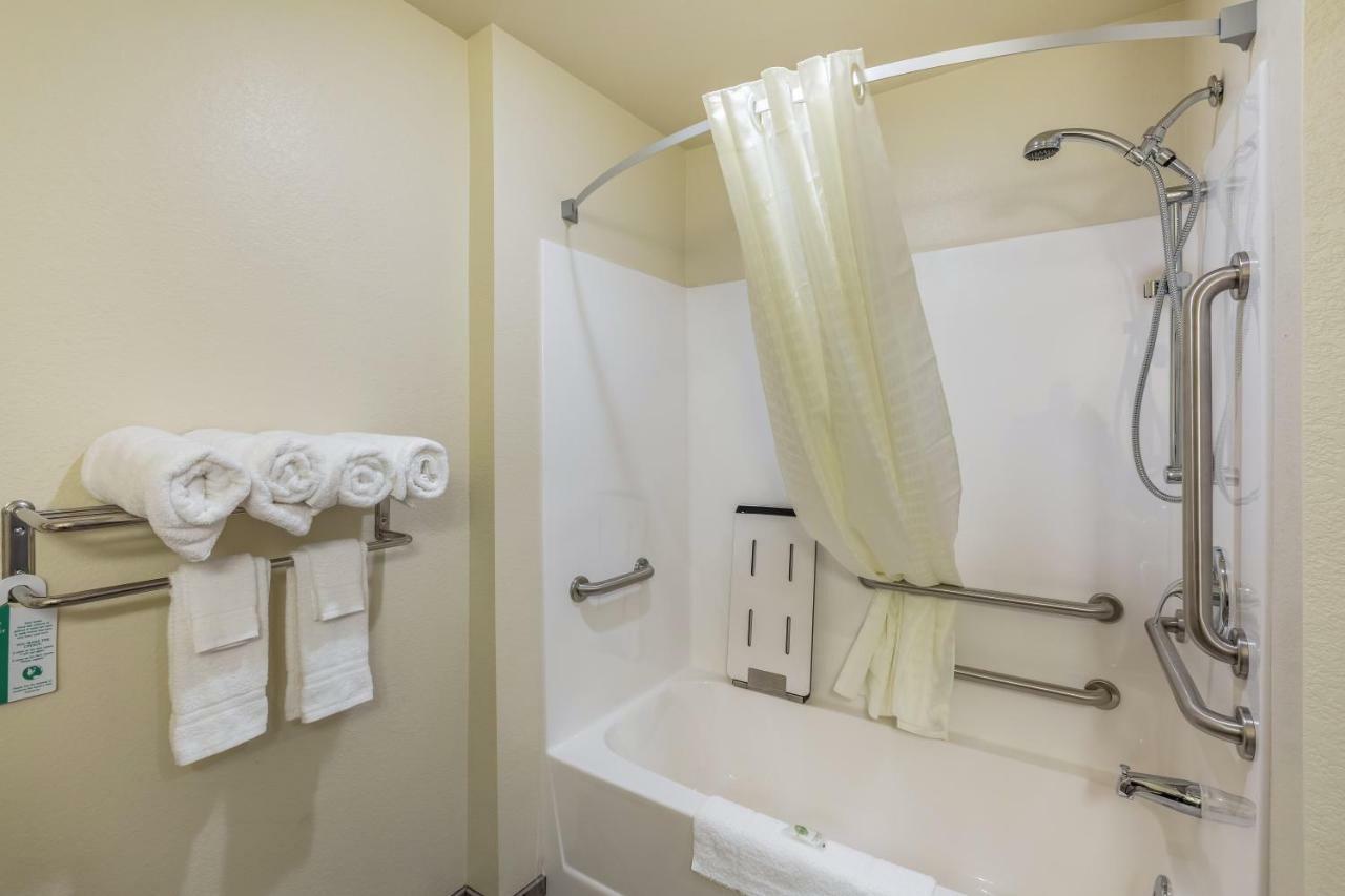 Cobblestone Hotel & Suites Hartford Екстер'єр фото